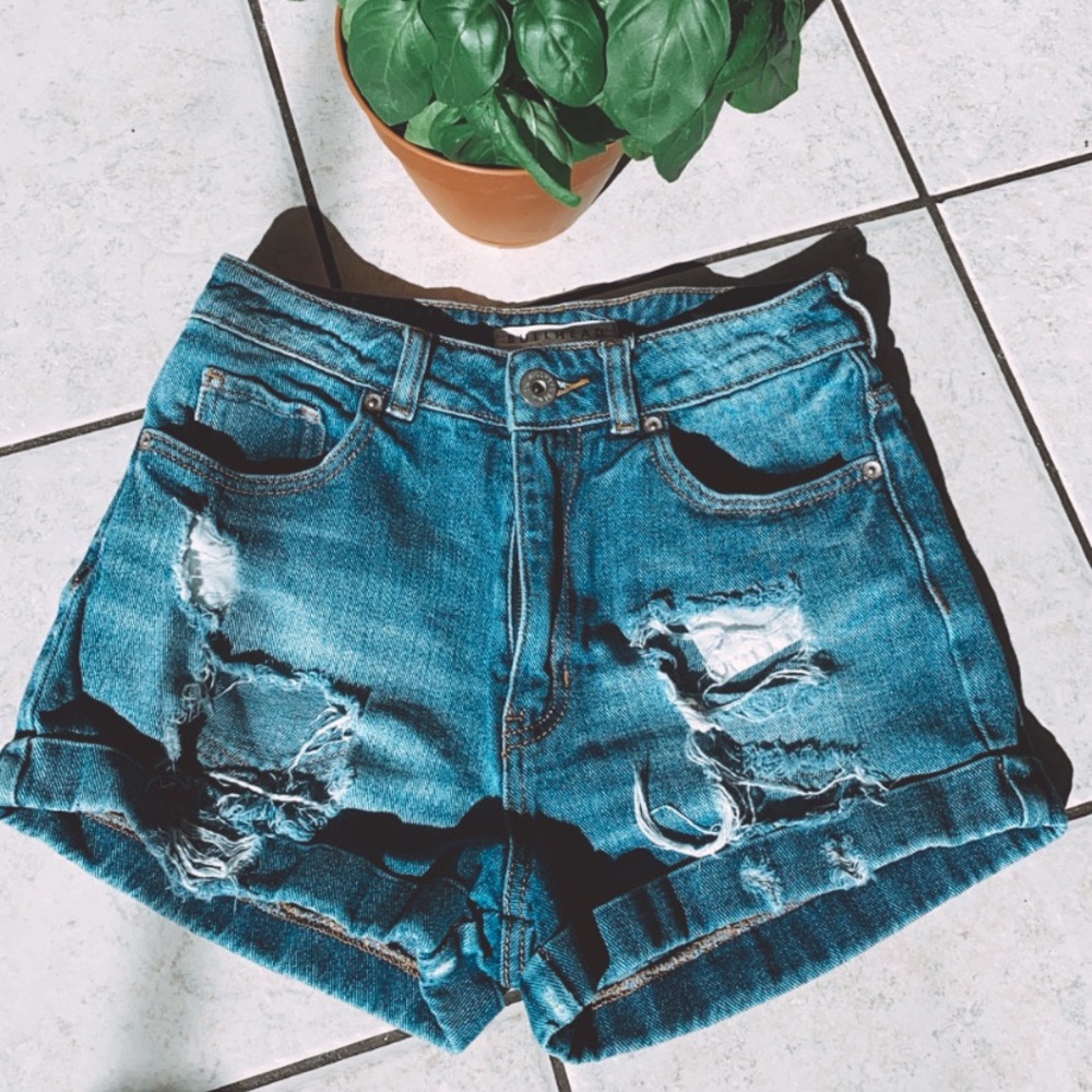 Bullhead shorts!